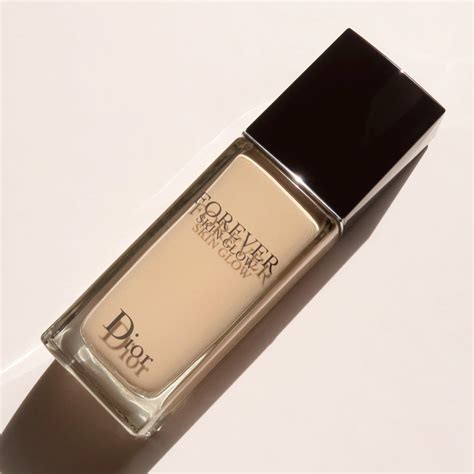 dior forever skin glow silicone or water based|skin glow dior original.